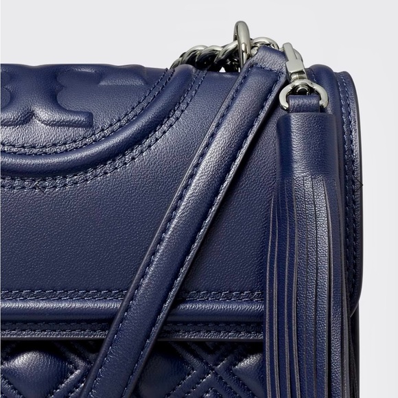 BNWT Tory Burch Fleming Two Way Bag with Tassel in Navy Blue - Picture 3 of 7